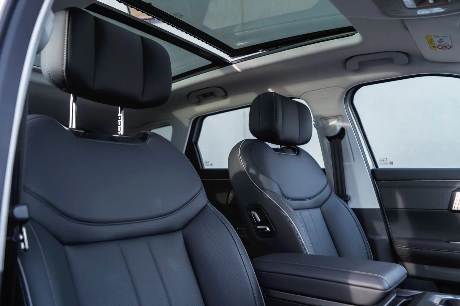 JAECOO J7 panoramic roof