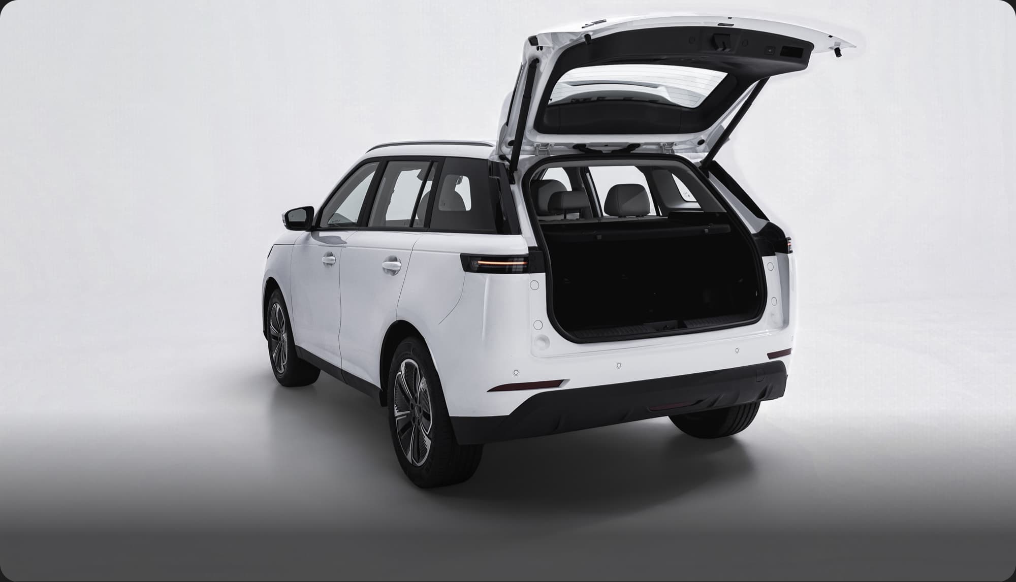 JAECOO J5 EV with its tailgate open