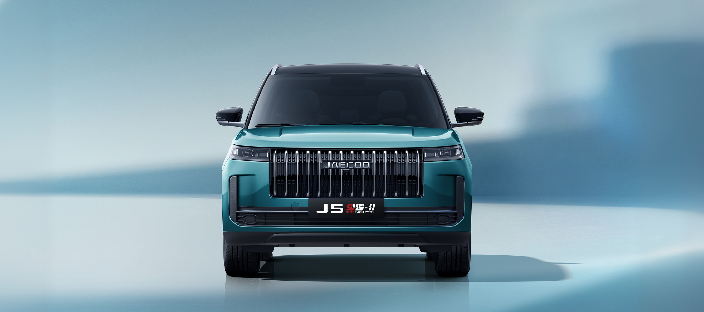 JAECOO J5 SHS on the road